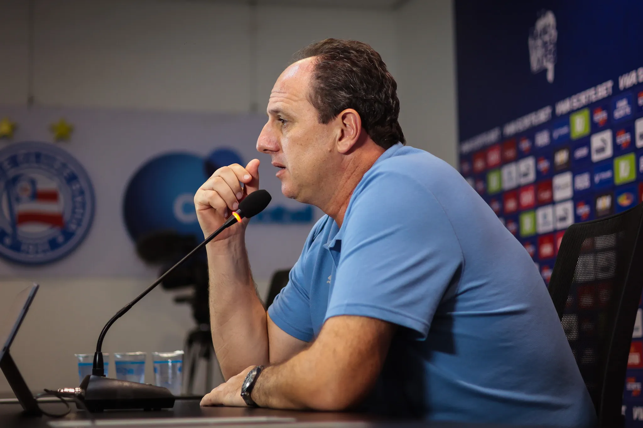 Rogério Ceni é observado pela CBF para assumir Seleção Brasileira