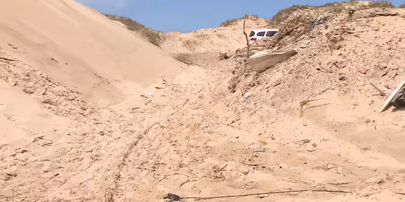As dunas costeiras são formações naturais que atuam como barreiras de proteção contra o mar e a erosão marinha/Foto: Reprodução 