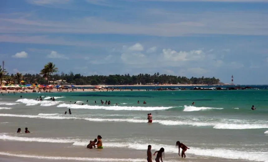 Duas crianças de 11 anos morrem após se afogarem na praia de Piatã, em Salvador