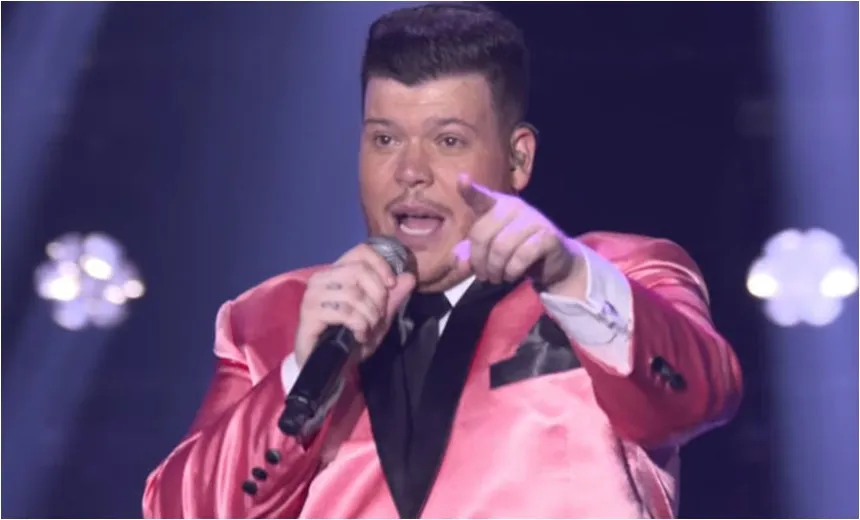 Cruz das Almas: cantor Ferrugem deixa palco após ser "quase atingido" por objeto 