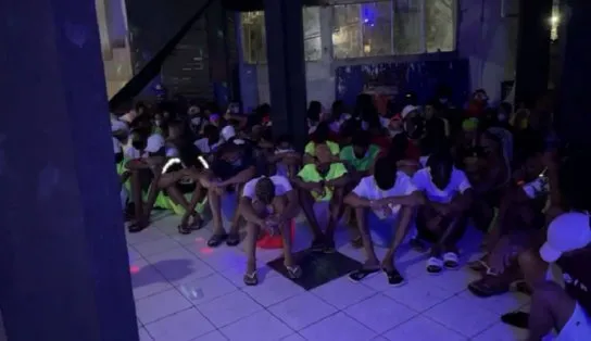 Festa clandestina em Salvador, com mais de 200 pessoas, é encerrada pela Sedur durante operação