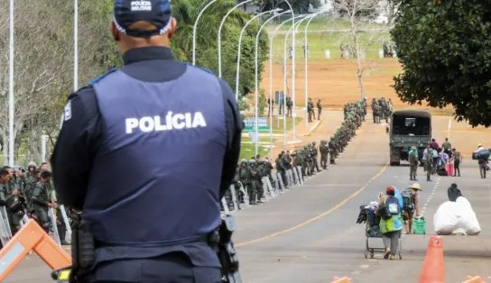 Cerca de 1.200 são presos em acampamento em frente a quartel em Brasília; 204 foram detidos domingo  