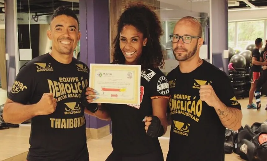 METABOLISE: Lise Oliveira mostra um pouco das suas habilidades no Muay Thai