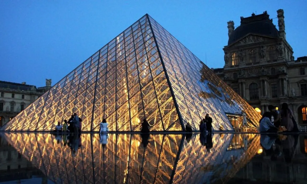 Museu do Louvre