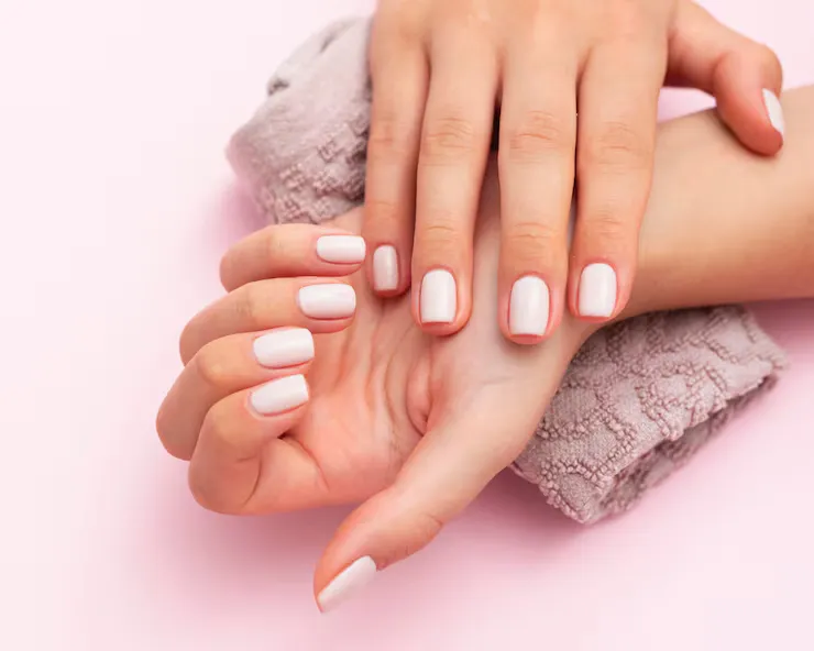 Imagem de unhas pintadas 