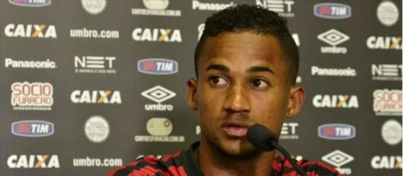 CHEGANDO: Bahia anuncia contratação do lateral direito Eduardo, ex-Atlético Paranaense