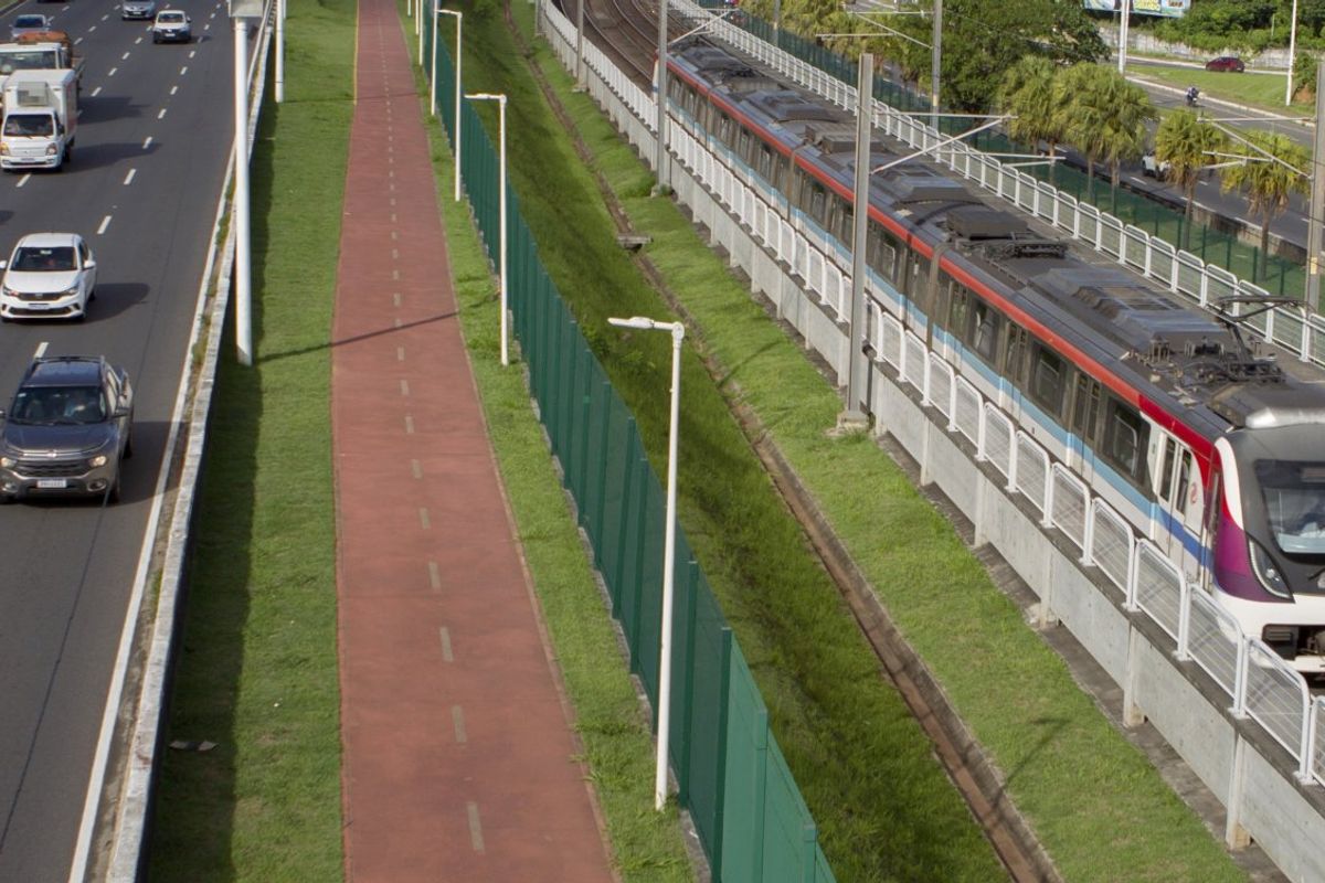 Ciclovia na Avenida Paralela. Foto: Divulga&ccedil;&atilde;o | Secom-BAa
