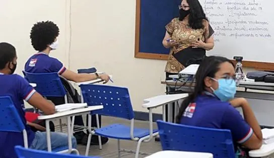 Rui Costa envia à AL-BA projeto para reajustar salário dos professores do estado em 16%