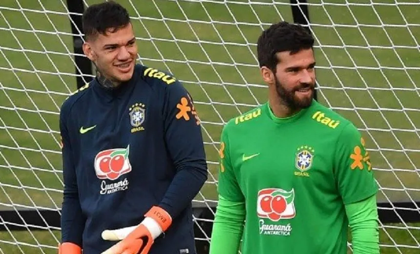  Dois brasileiros disputam título da Fifa de melhor goleiro do mundo