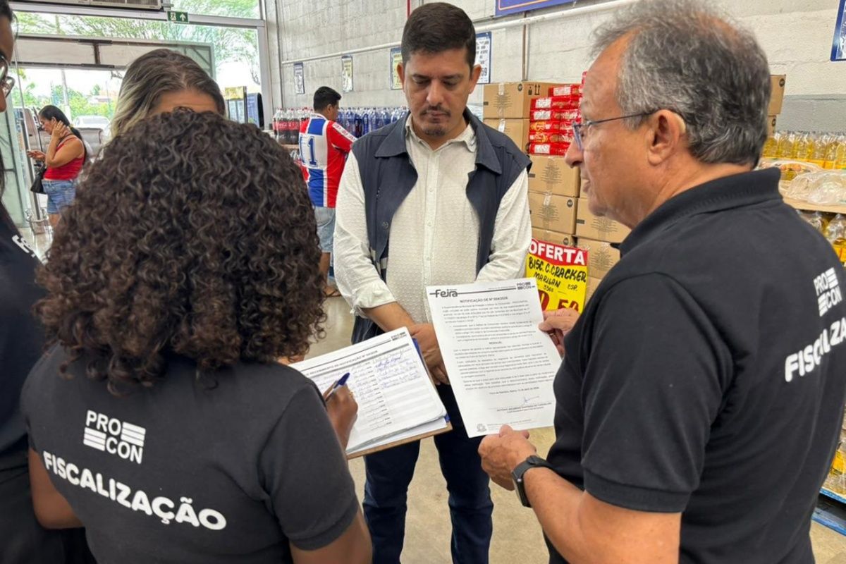  O Procon de Feira de Santana proibiu a venda de sacolas pl&aacute;sticas com logos em supermercados da cidade; nove estabelecimentos foram notificados. Foto: Divulga&ccedil;&atilde;o