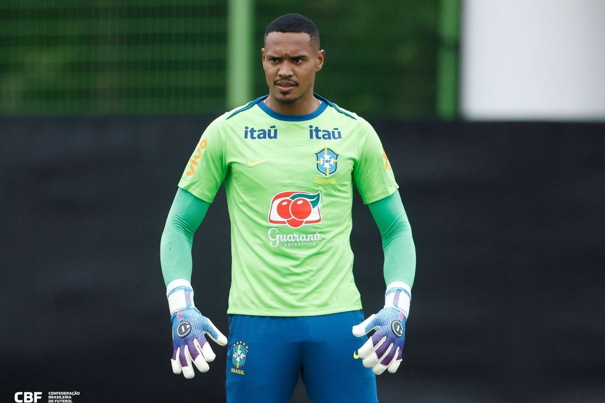 Com o corte de Hugo Souza, o goleiro John, ex-Botafogo, foi convocado para a vaga. Foto: Rafael Ribeiro/CBF