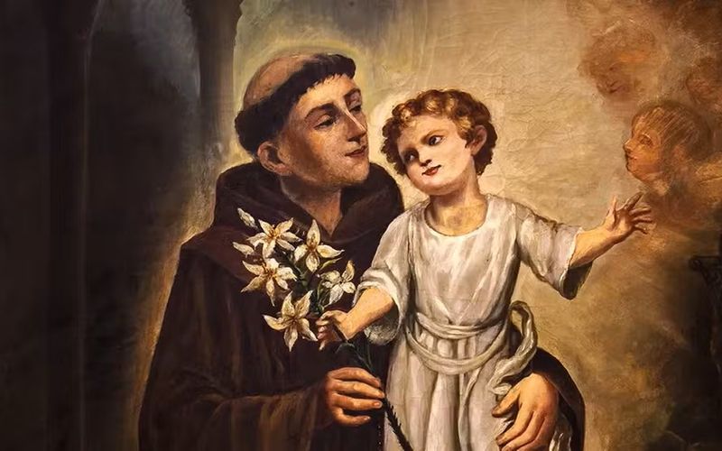 Conhecido como &ldquo;santo casamenteiro&rdquo;, Santo Ant&ocirc;nio nasceu em Lisboa, em 1195, e &eacute; uma das figuras mais populares das tradi&ccedil;&otilde;es juninas brasileiras/Foto: Reprodu&ccedil;&atilde;o