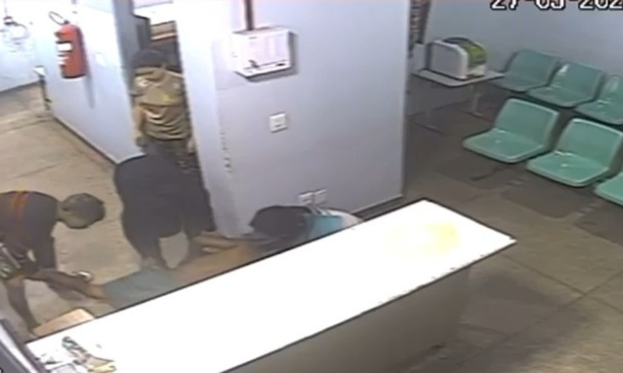 Detentos fingem mal-estar durante tentativa de fuga em delegacia.Foto: Reprodução | X