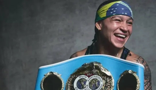 Bia Ferreira defende cinturão contra boxeadora francesa no próximo sábado