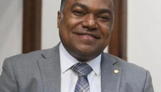 Único deputado da oposição participa da cerimônia de posse de Jerônimo; saiba quem