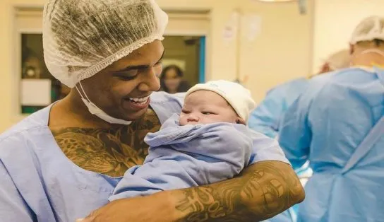 Nasce filho de Abner Pinheiro e Ju Brasil após 23h de trabalho de parto