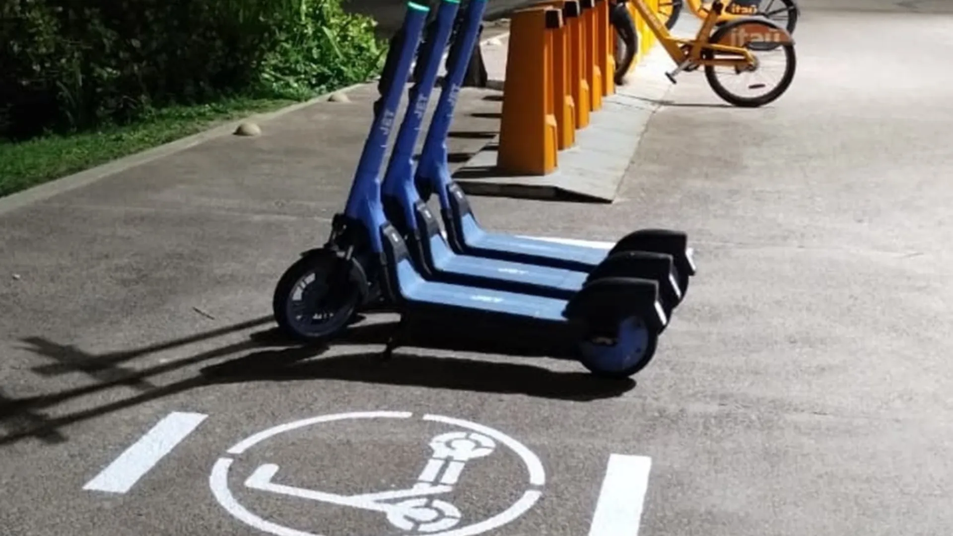 Demarcações de patinetes elétricos. Foto : Ascom Semob