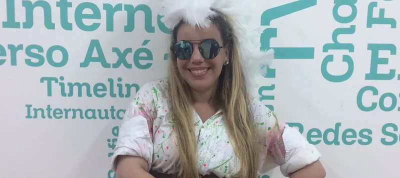 “As comparações são inevitáveis”, diz Amanda Santiago sobre nova vocalista branca da Timbalada