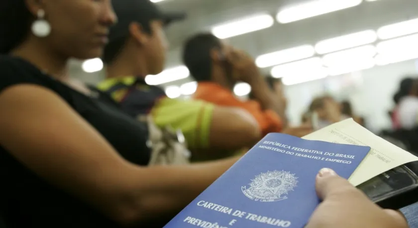 CRISE: Desemprego em abril chega a 11,2%, maior índice desde janeiro de 2012