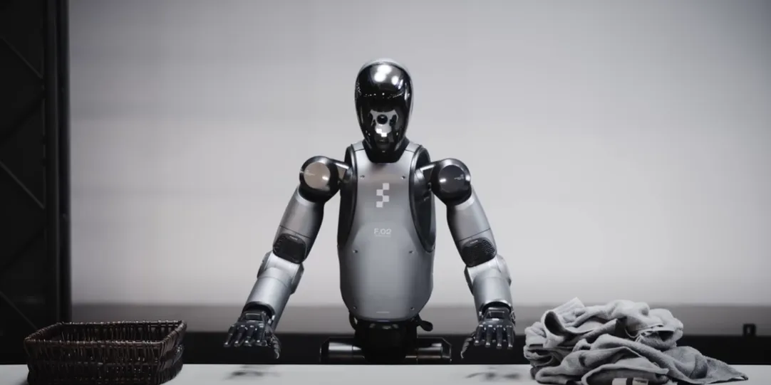 Empresa americana apresenta robô que consegue dobrar roupas; assista