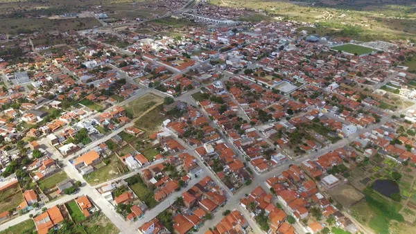 Suspeito de divulgar fotos íntimas de ex-companheira é baleado e enforcado