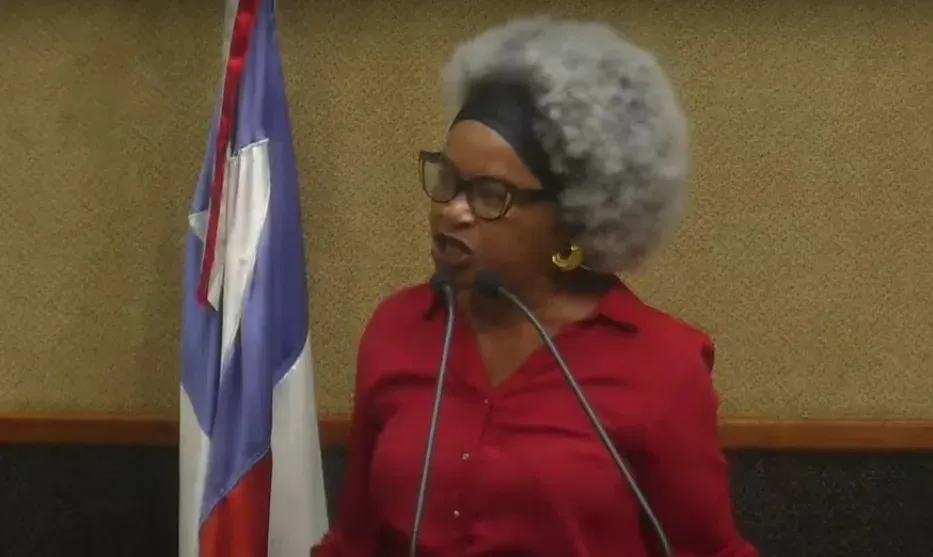 Após Olívia Santana processar Diego Castro, deputado alega perseguição