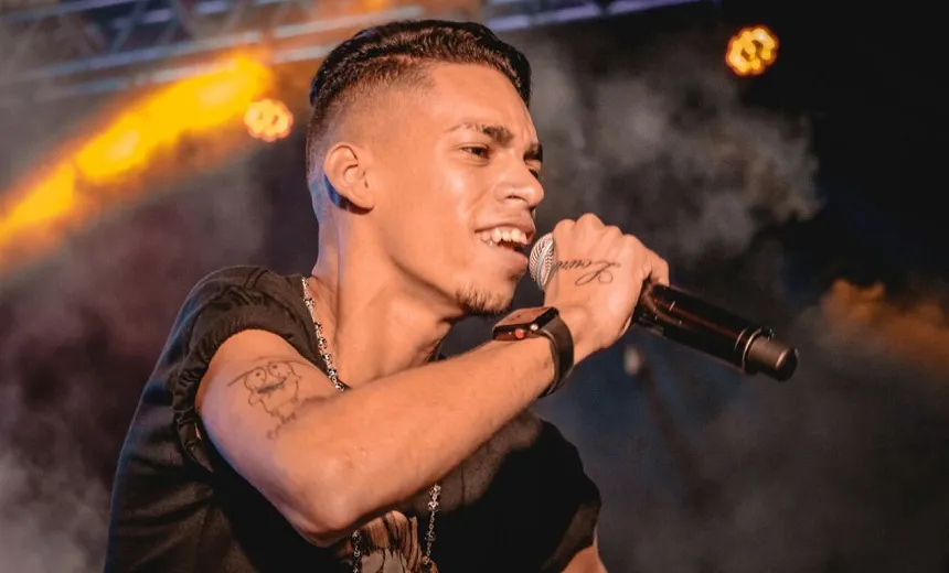Fenômeno do arrocha, Devinho Novaes faz sua estreia no Galinho: “Meu sonho”