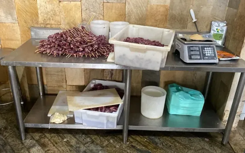A inspe&ccedil;&atilde;o sanit&aacute;ria acompanha todas as etapas da produ&ccedil;&atilde;o, desde o abate at&eacute; a comercializa&ccedil;&atilde;o. Sem esse controle, aumenta o risco de circula&ccedil;&atilde;o de carne impr&oacute;pria no mercado /Foto: Divulga&ccedil;&atilde;o/PCBA&nbsp;