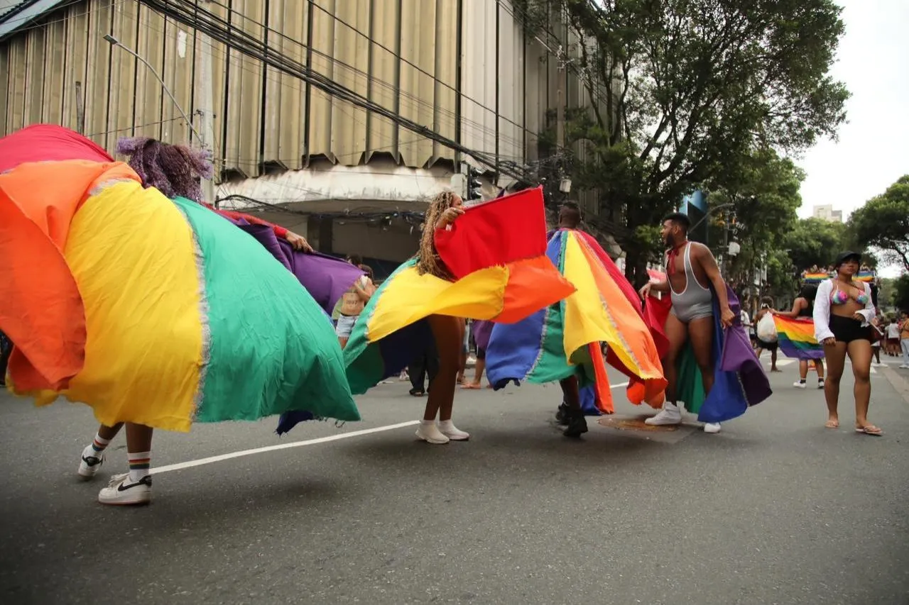 Parada LGBT+ acontece neste domingo (14) em Salvador. Foto: Lucas Moura / Secom PMS