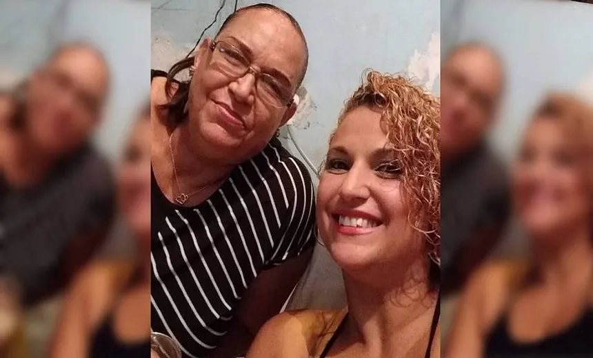 BARBARIDADE: Mãe e filha são mortas a tiros dentro de bar no subúrbio de Salvador