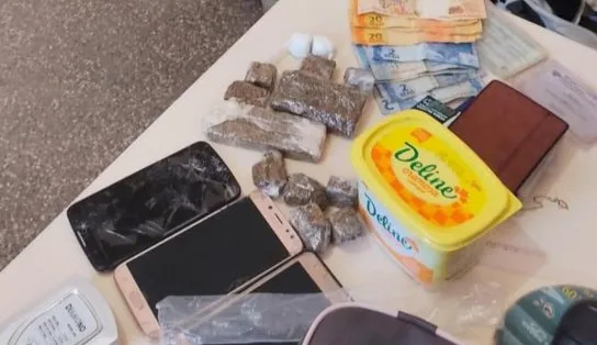 PM recebe informação sobre homicida e, de quebra, acha maconha dentro da casa dele na Bahia