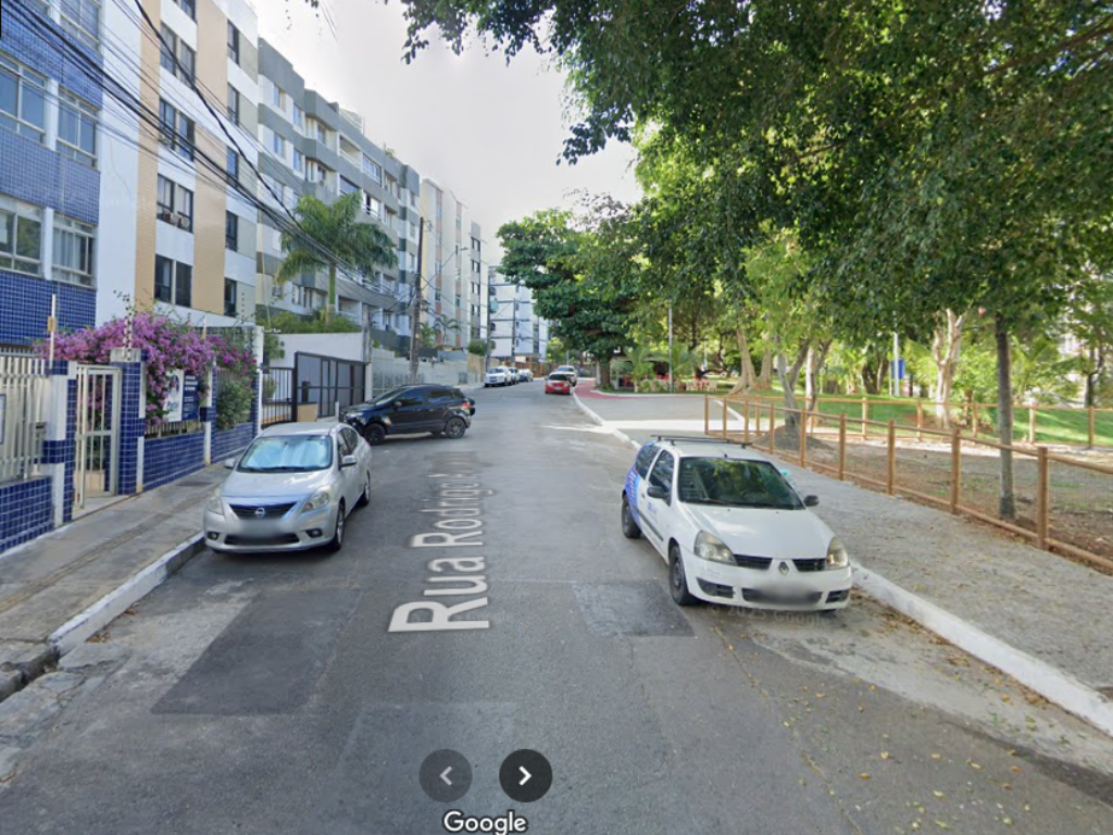 O homem, identificado como Danielson de Jesus, foi morto a tiros na Rua Rodrigo Argollo. Foto: Google Street View