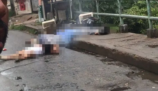 Fio elétrico cai no meio da rua e mata três pessoas; cachorro também foi atingido