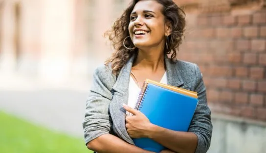 Seleção para estudar na Irlanda com bolsas de estudo está com inscrições abertas; 100 pessoas serão contempladas