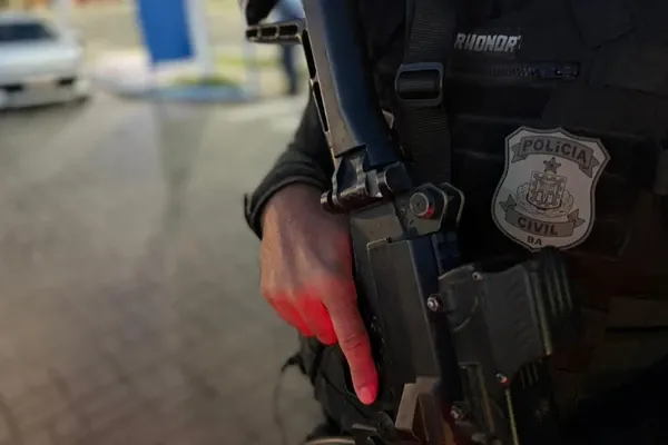 Ex Companheiro Da Vítima Foi Localizado Por Policiais Nas Proximidades Da Cena Do Crime E Apresentava Manchas De Sangue
