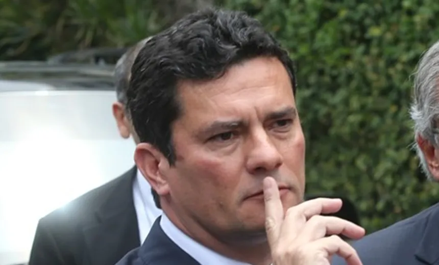 Moro se recusa a revelar documentos que deu a Bolsonaro sobre laranjas