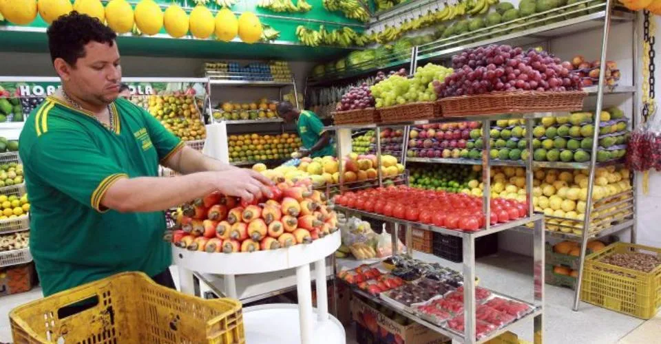 Cesta básica em Salvador tem queda de 3,81% em julho; é a primeira redução em 2024