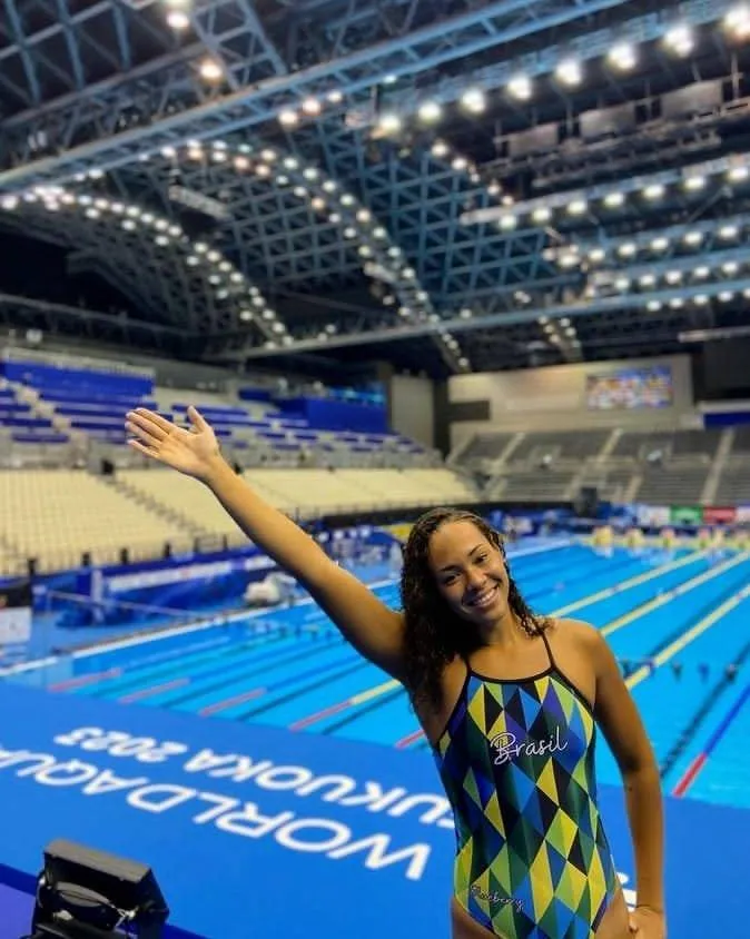 Celine Bispo conquista 2 ouros e bate recorde sul-americano nos 200m livre