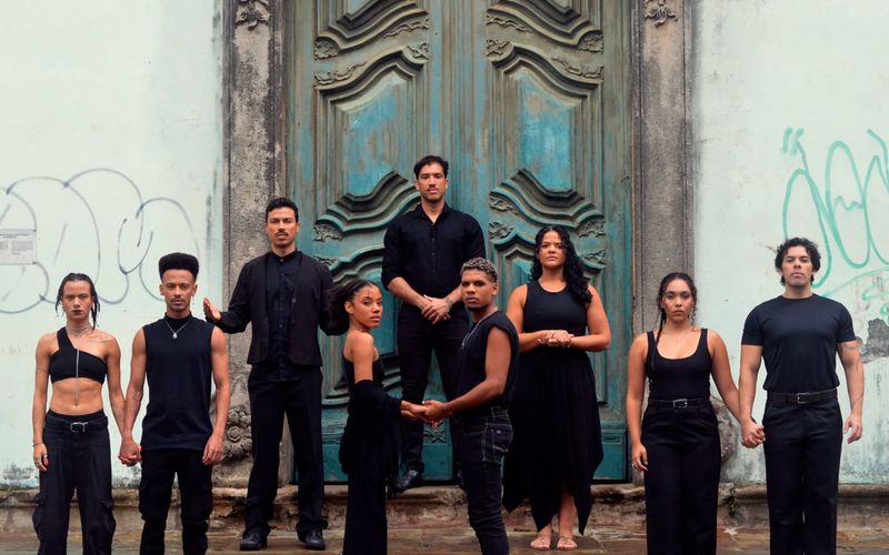 A montagem incorpora as Moiras da mitologia grega como narradoras, criando uma nova camada para o cl&aacute;ssico de Shakespeare/Foto: Cau&atilde; Gomes