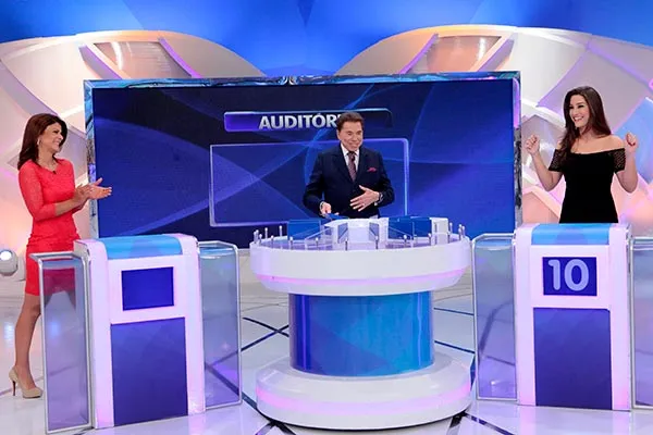 Em programa inédito, Silvio Santos recebe Analice Nicolau e Kallyna Sabino