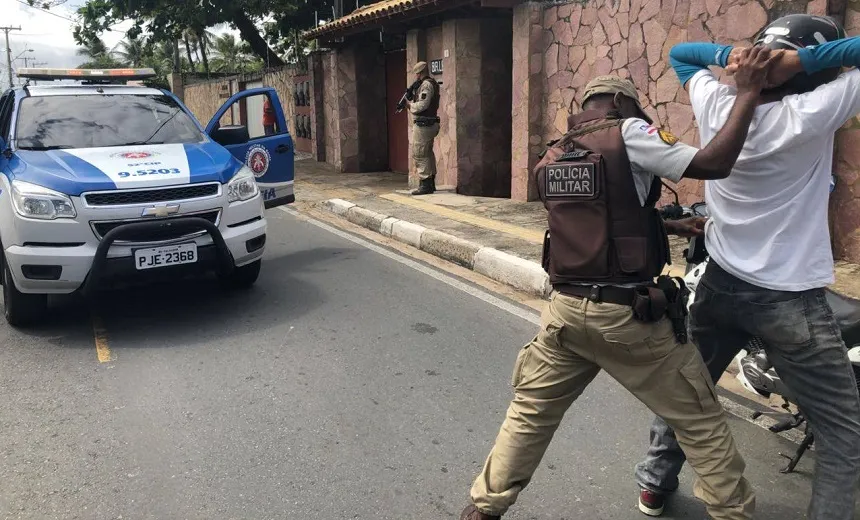 Após execução de mãe e filho, patrulhamento é reforçado em Lauro de Freitas
