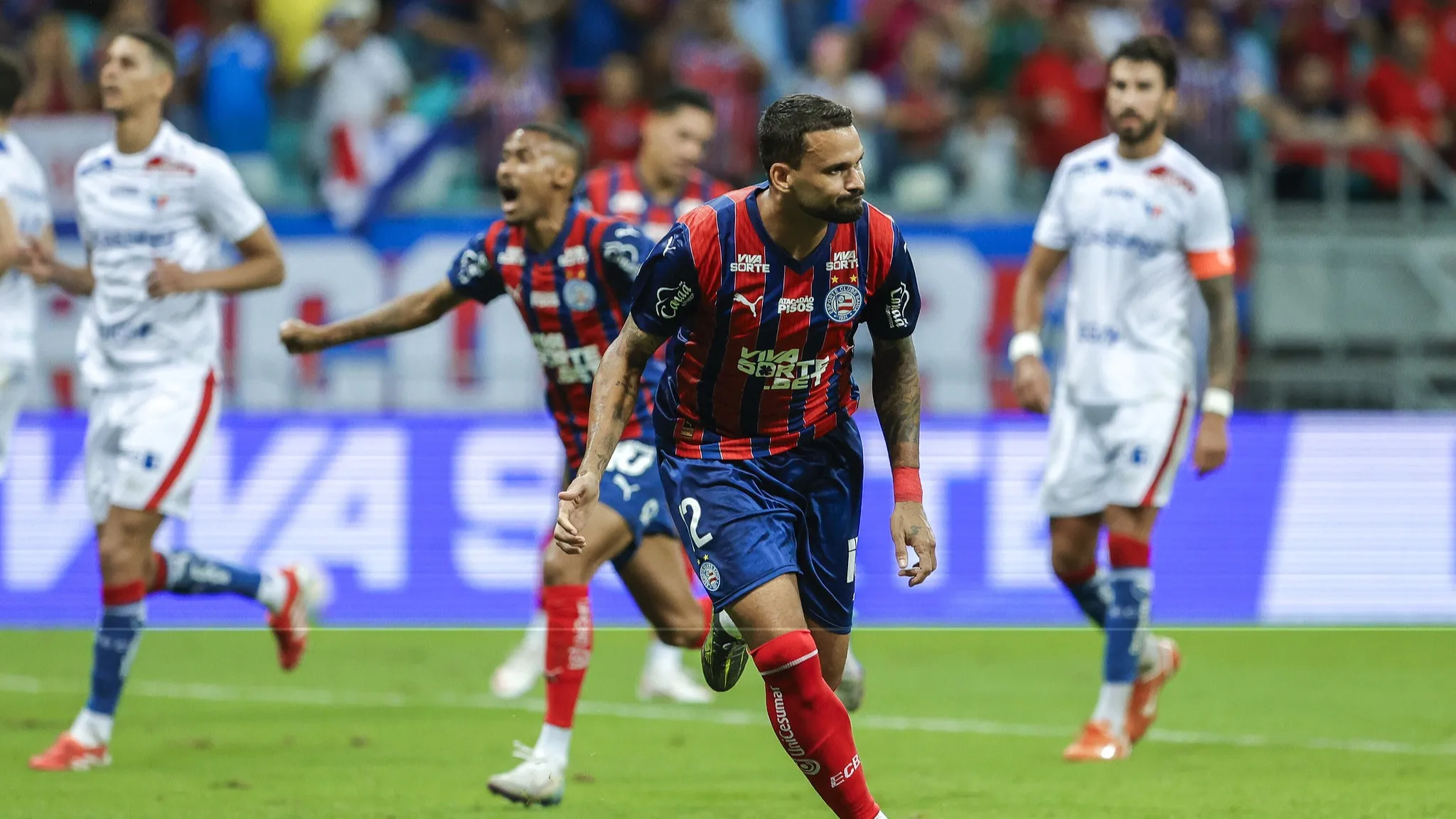 Bahia x Fortaleza: forças do Nordeste na década têm duelo decisivo na Fonte