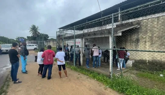 Obrigado a dirigir para bandidos, motorista de app é solto após ficar nove meses preso em Feira de Santana; "liberdade não tem preço" 