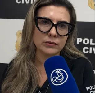Na foto delegada Zaira Pimentel, durante coletiva de imprensa sobre a morte de Léo Lanches