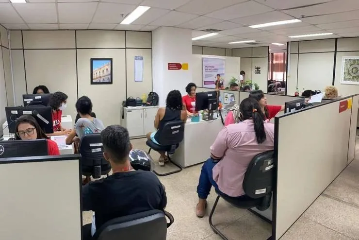 Durante mutirão, mais de 100 adequações de nome e gênero são realizadas em Salvador