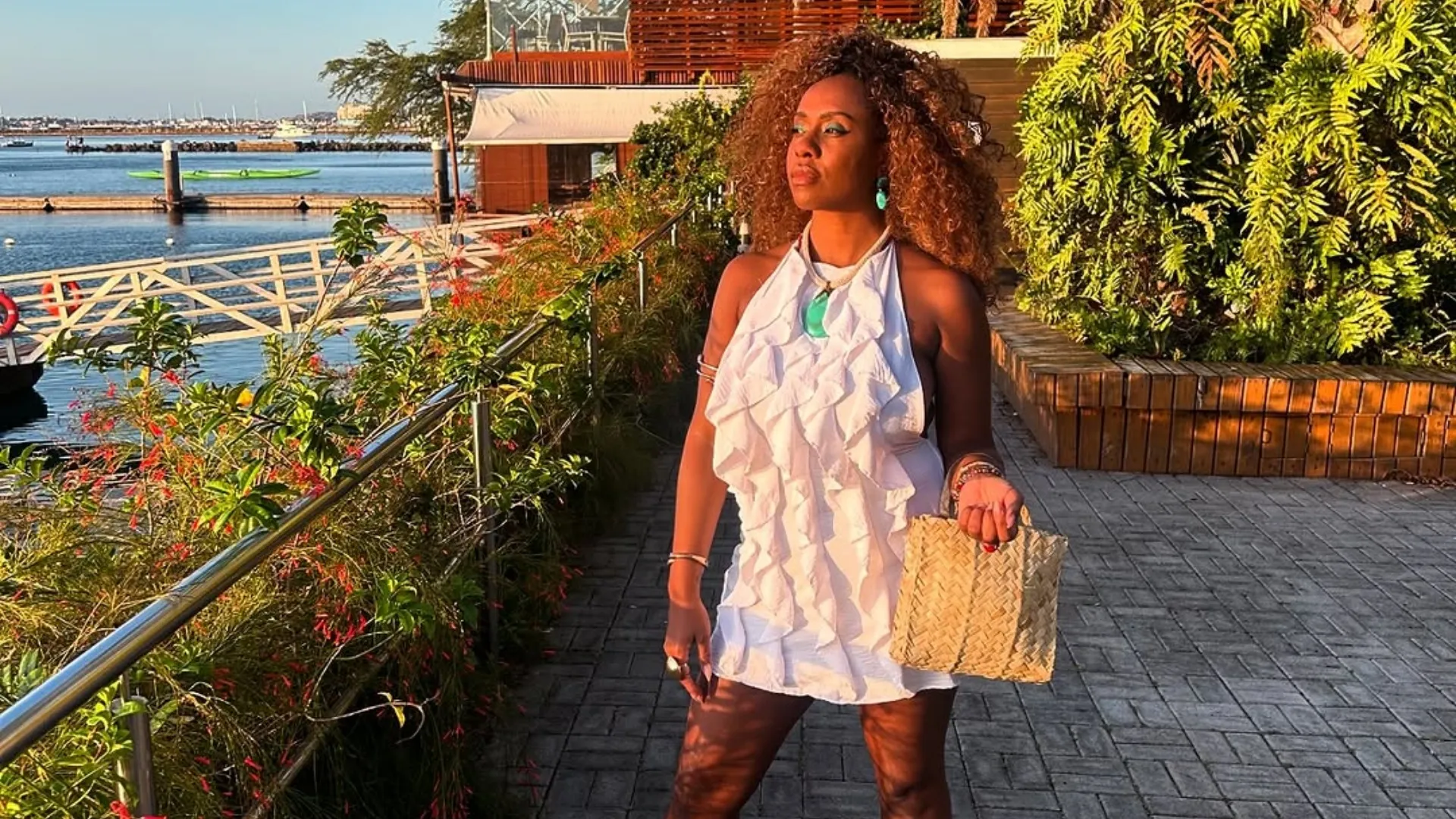 Brasileira fez uma transmissão ao vivo no Instagram pedindo socorro