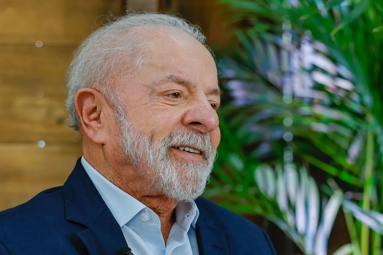 Lula inicia radioterapia após cirurgia para retirar câncer de pele