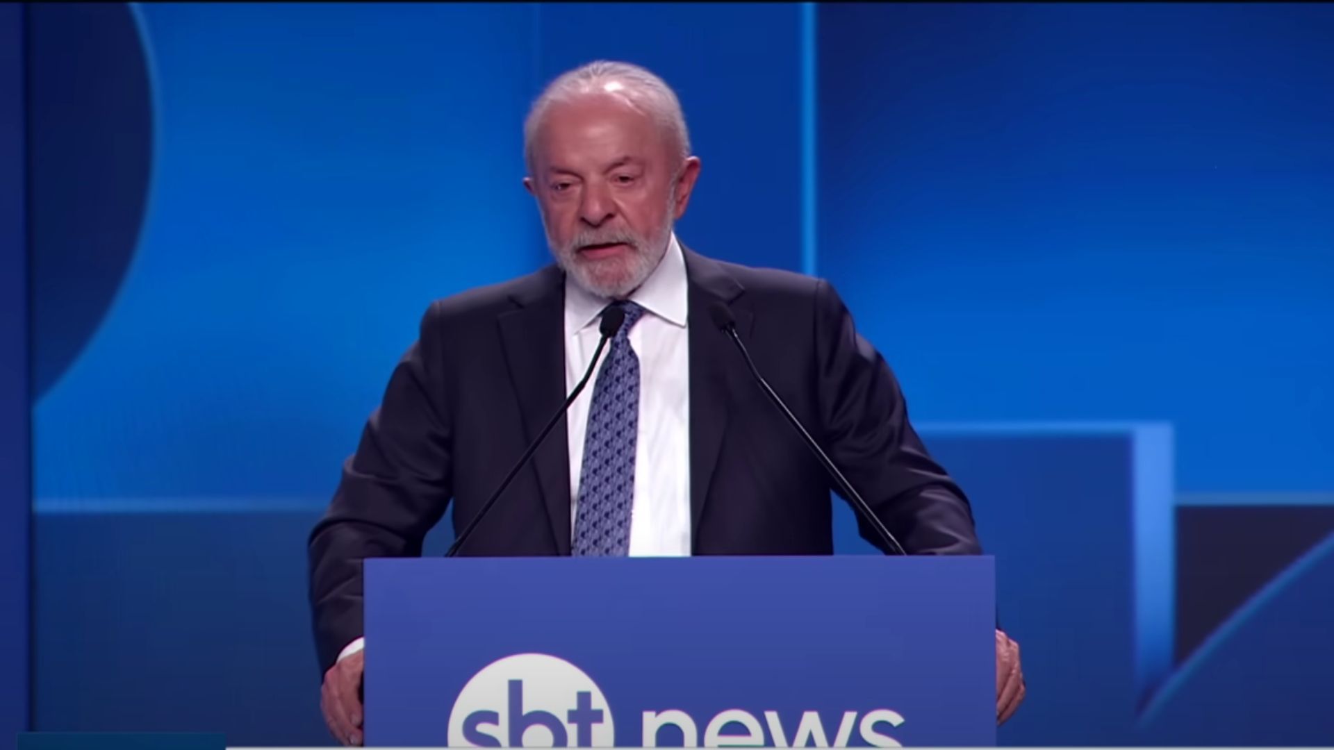 Lula discursa em evento de lançamento do SBT News