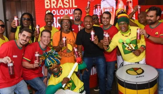 Onde assistir jogos do Brasil em Salvador com show do Olodum e desconto na cerveja?  