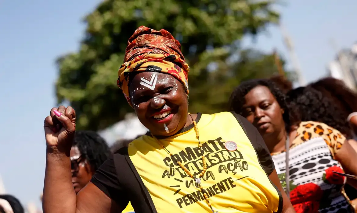 Mulheres reivindicam direitos e o fim do feminicídio. Foto: Tânia Rego | Agência Brasil